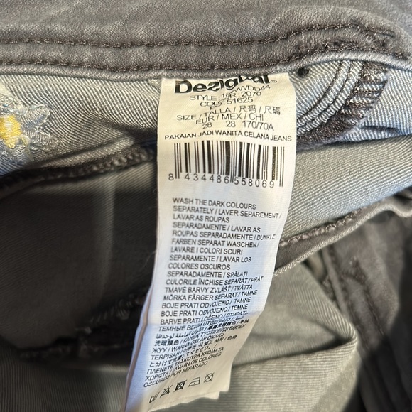 Desigual women’s skinny jeans. Size 28. - Picture 8 of 8